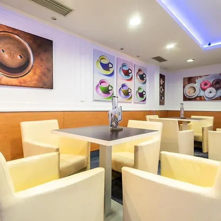 East Hotel 4*