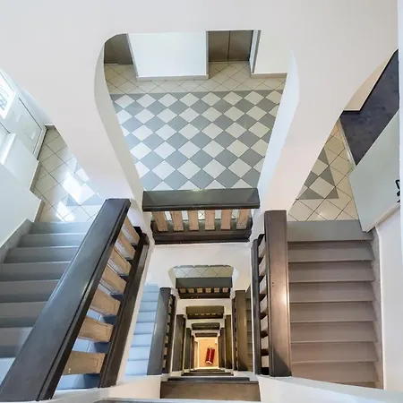 Hotel East City 4*