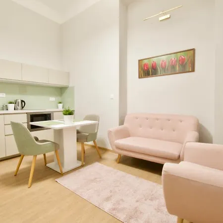 Europest Luxury Budapest