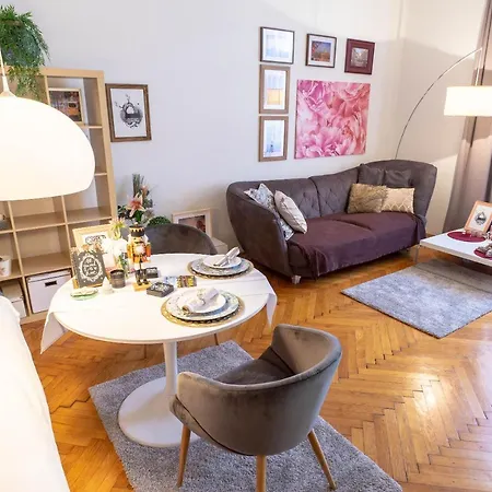 Mira Luxury Apartment