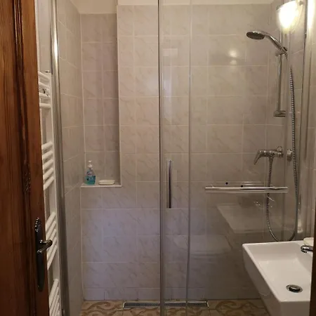 Modern Classic On Kiraly Apartmán *