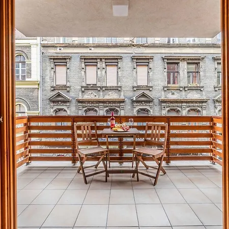 Aparthotel Millennium *