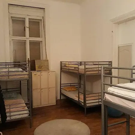 Hostel Eastern Station Backpackers *