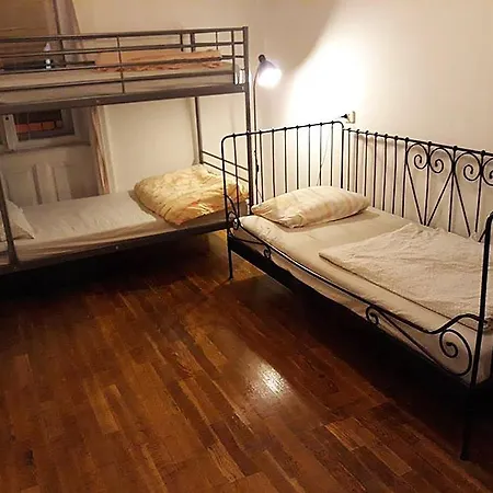 Hostel Eastern Station Backpackers *