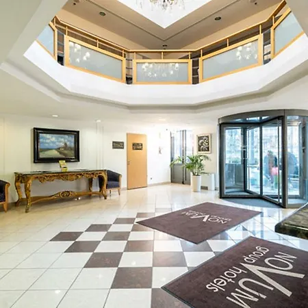 Hotel East