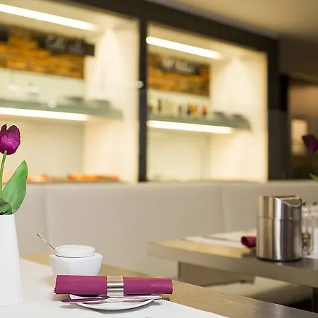 Eurostars Palazzo Zichy 4* בודפשט