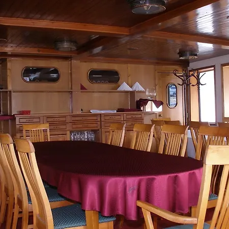 Fortuna Boat Botel 3*