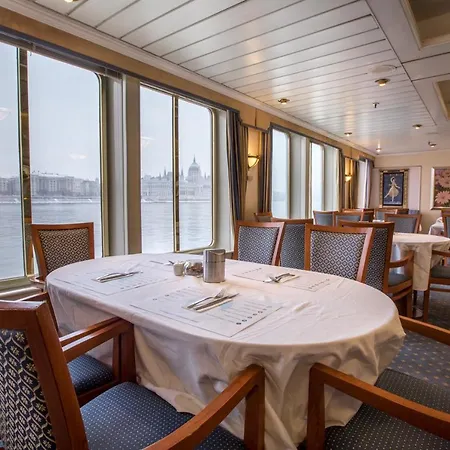Onriver Hotels - Ms Cezanne 4* Budapest
