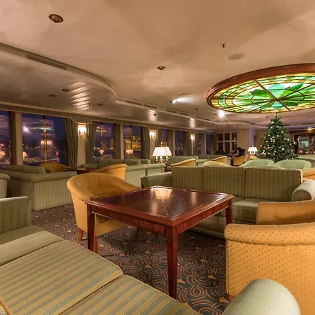 Onriver Hotels - Ms Cezanne Botel