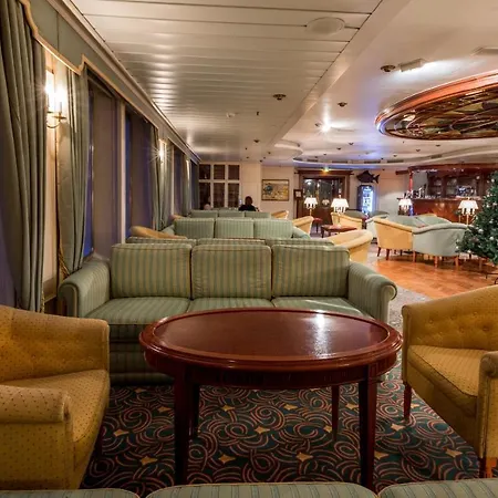 Onriver Hotels - Ms Cezanne