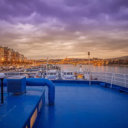 Fortuna Boat Úszó hotel Budapest
