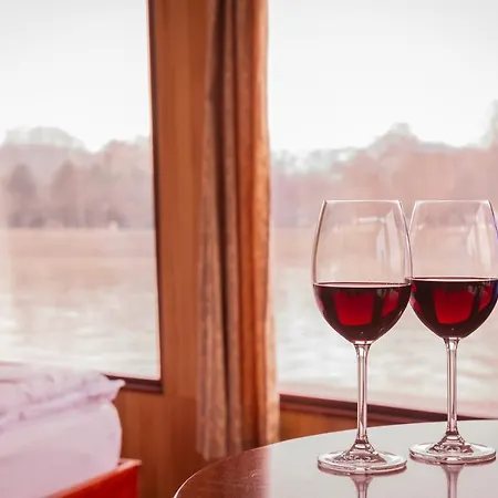 Úszó hotel Fortuna Boat 3*