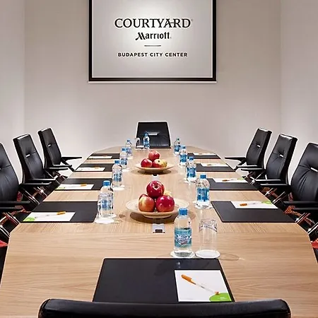Courtyard By Marriott Center Hotell Budapest