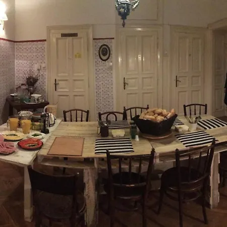 Baroque & Coworking Hostel