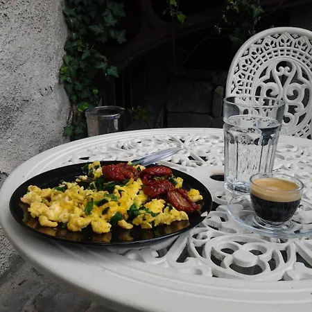 Hostel Baroque & Coworking