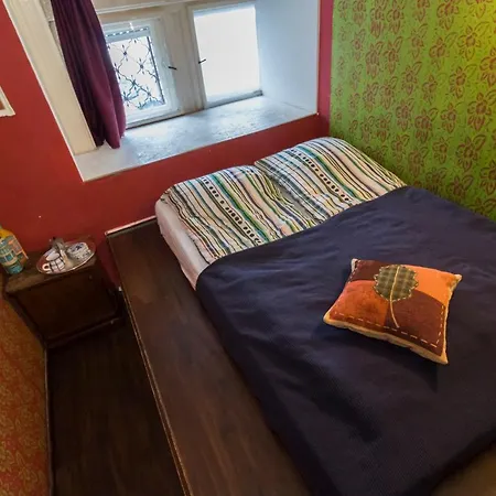 Hostel Baroque & Coworking *