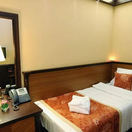 Residencia Baron Hotel 4*