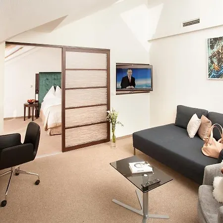 Starlight Hotel 4*