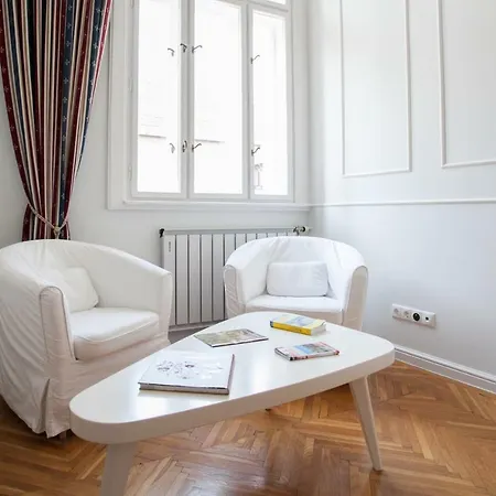 Chic & Charm Apartment Budapest