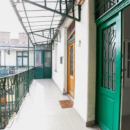 Chic & Charm Apartment