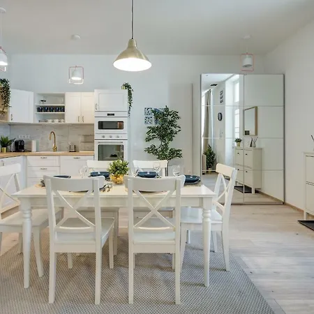 Rozsa Apartman *