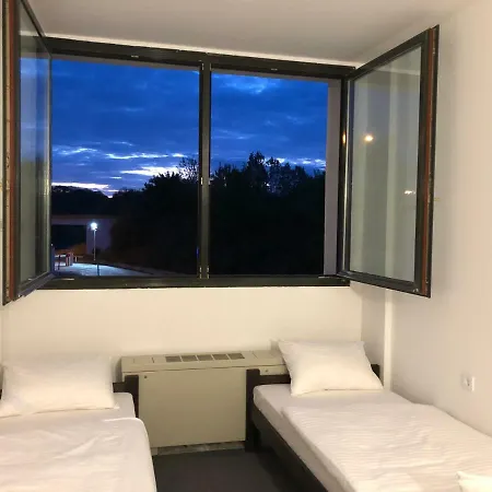 Hotel Central Budget 2*