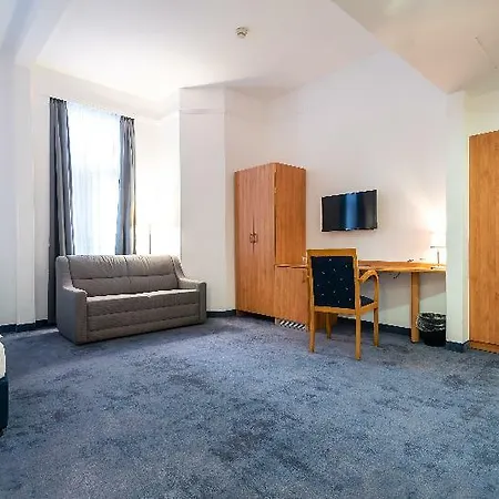 East 4* Budapeste