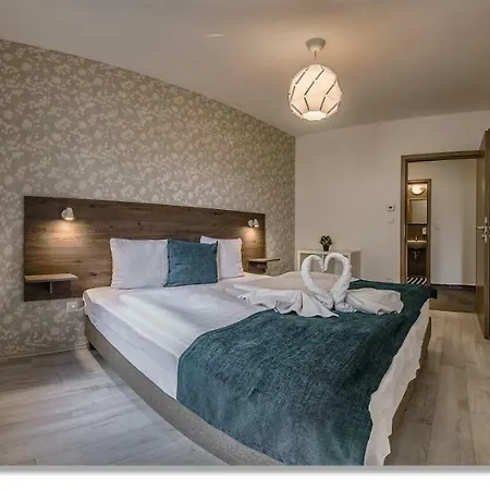 Nova * Budapest