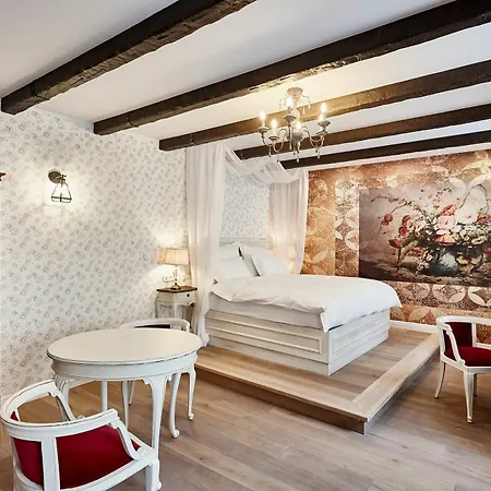 Maison Bistro & Hotel 4*