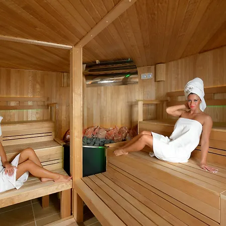 Szálloda Wellness With Sauna Park
