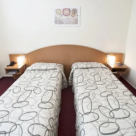 Otel Ceu Konferencia Koezpont