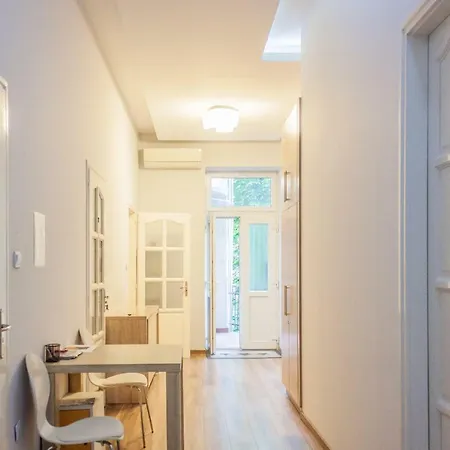 Bed & Breakfast Loyal Budapest
