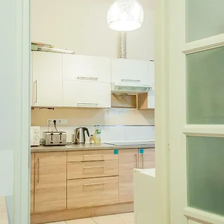Loyal Bed & Breakfast Budapest
