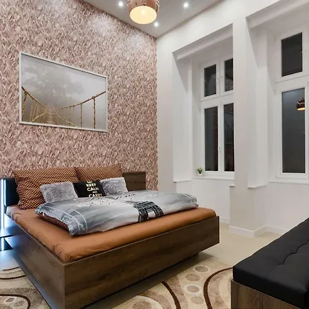 Apartament Red Passion Deluxe At Gozsdu
