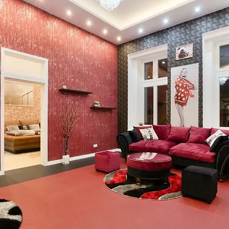 Red Passion Deluxe At Gozsdu Apartament