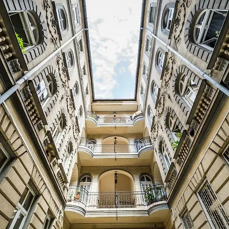 Bpr Azure Desire Apartment Budapest