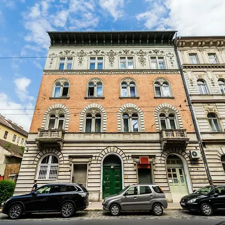 Bpr Azure Desire Budapest