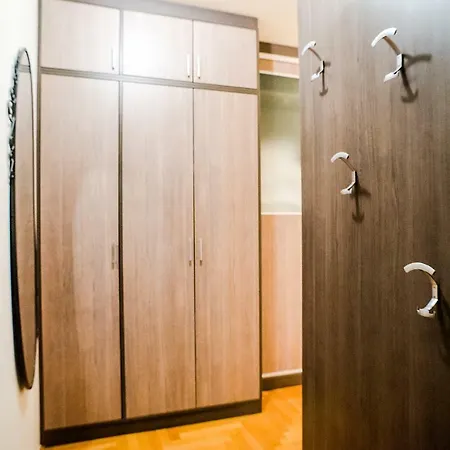 Apartment Hollo - Private Garage - A/c Budapest