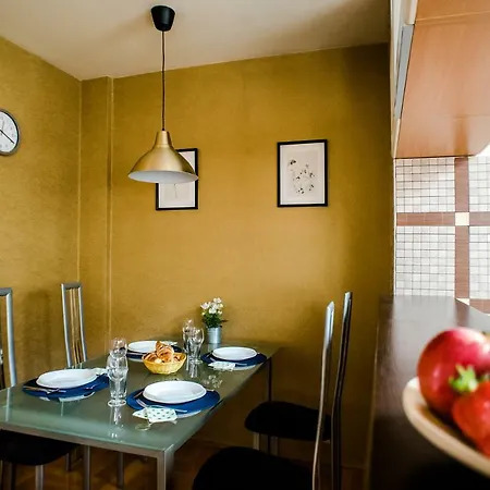 Hollo - Private Garage - A/c Apartment *
