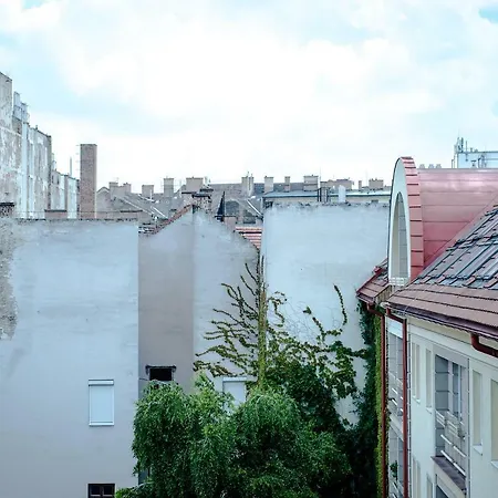 Hollo - Private Garage - A/c Apartment Budapest