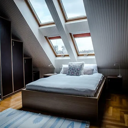 Hollo - Private Garage - A/c Apartment *