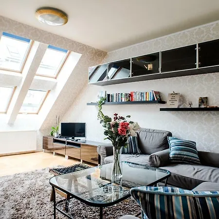Hollo - Private Garage - A/c Apartment *