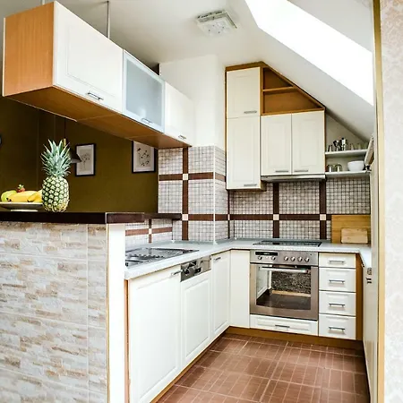 Hollo - Private Garage - A/c Apartment Budapest