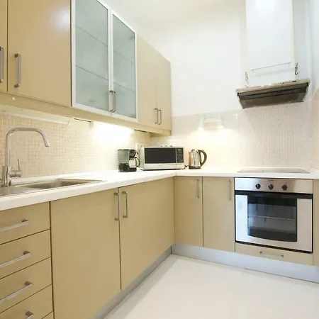 Standard By Hi5 - Madach Imre 1 Budapest