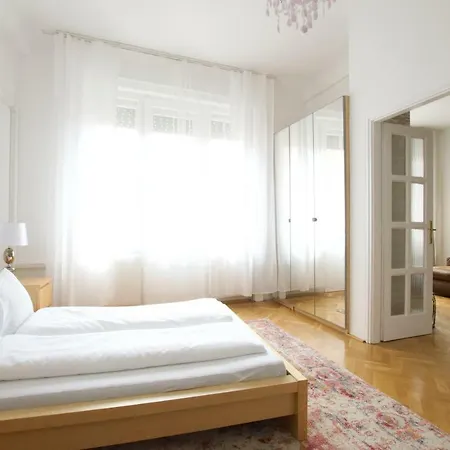 Apartment Standard By Hi5 - Madach Imre 1