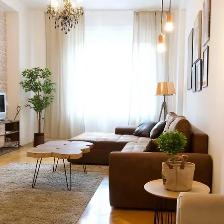 Apartment Standard By Hi5 - Madach Imre 1
