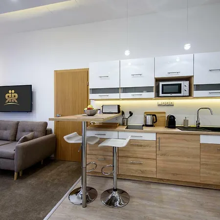 Karoly Corner Residences Apartman *