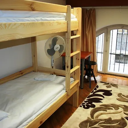 Hostel Walking Bed