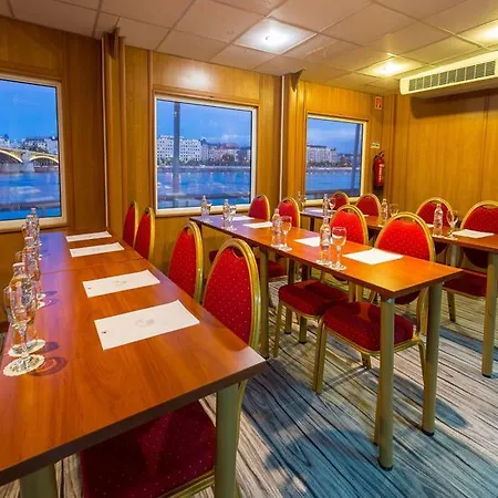 Grand Jules - Boat Botel Budapest