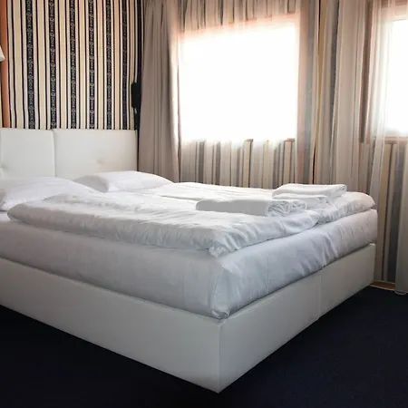 Botel Grand Jules - Boat